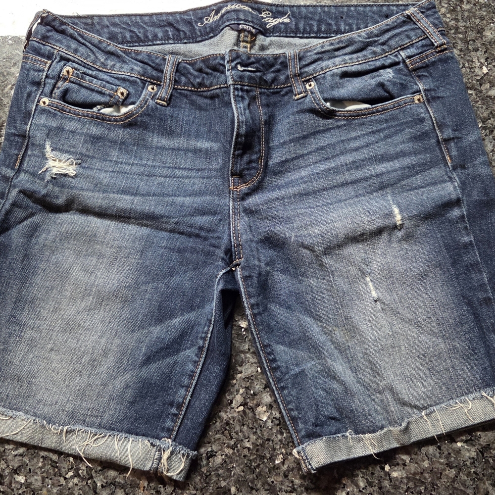 NEW!! American Eagle Outfitters Distressed Bermuda Denim Shorts *make A Offer*